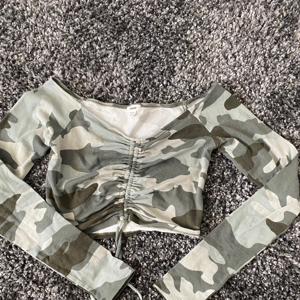 Garage cropped long sleeve